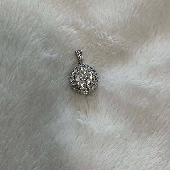 Beautiful Sterling silver and diamond pendant - Picture 7 of 10